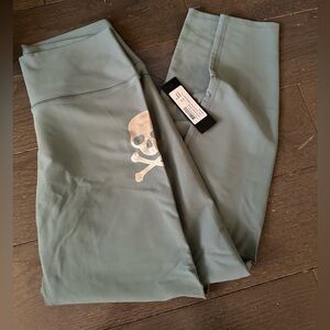 SoulCycle Blueish Green Leggings with Skull Graphic